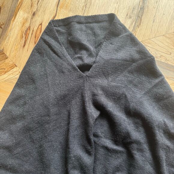 La Fiorentina Genuine Real Rex Rabbit Fur Poncho in Black - Picture 2 of 6